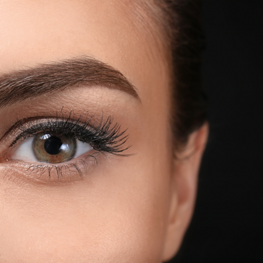 Shaping Eyebrows with eyebrow gel